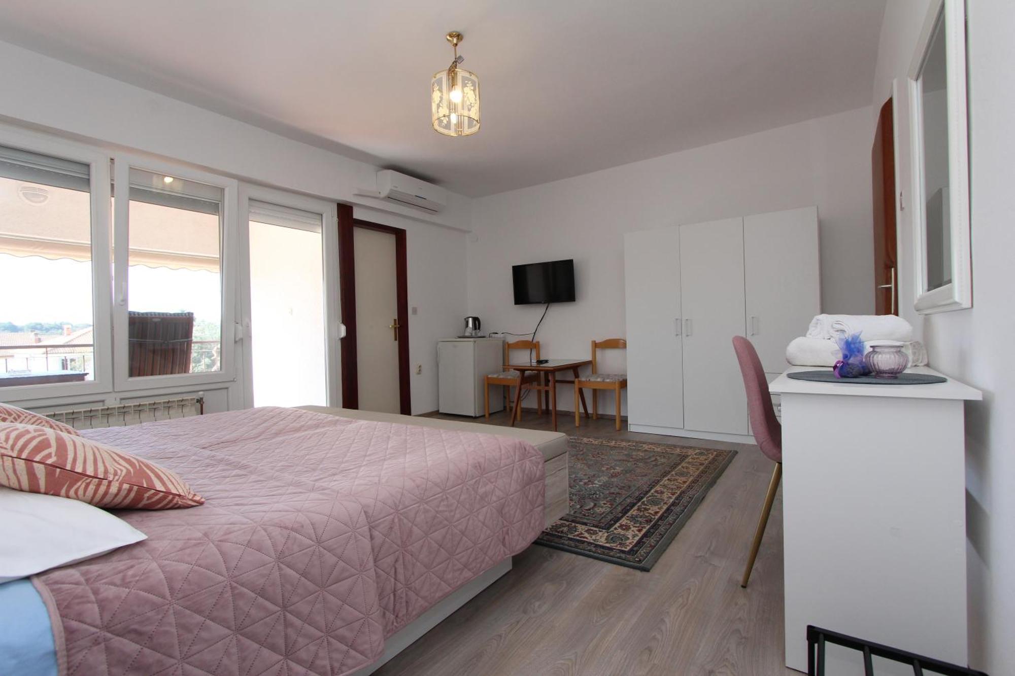 Rooms And Apartments Dino Ровінь Екстер'єр фото