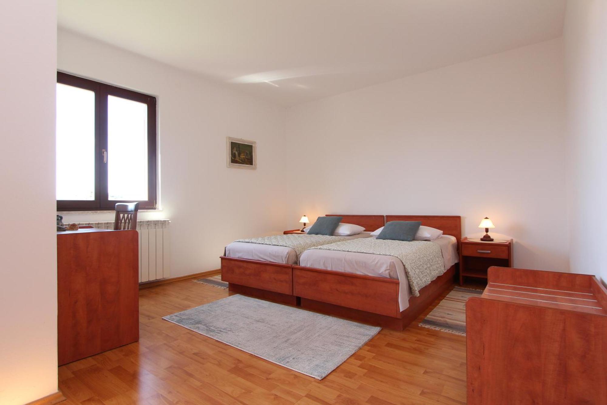 Rooms And Apartments Dino Ровінь Екстер'єр фото